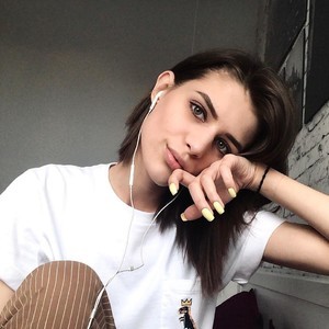 Mariamercada naked before webcam in live video chat