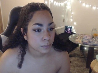 Maxie naked in her Live Sex Chat