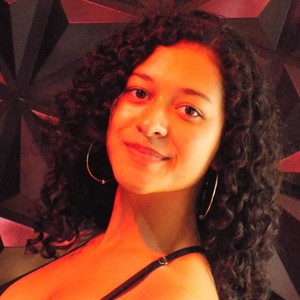 Miia_jones naked before webcam in live video chat