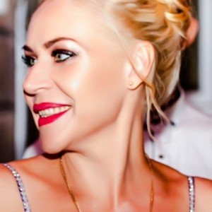 Milfa_Agata naked before webcam in live video chat