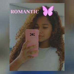 moana_latin naked before webcam in live video chat