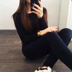 MollyMey naked before webcam in live video chat