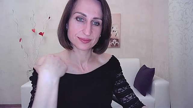 Nia_Smithh naked stripping on cam for live sex video chat