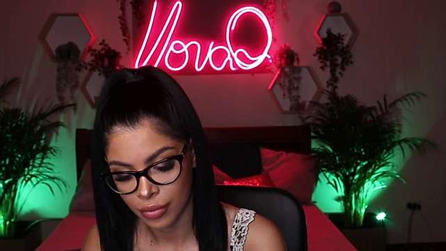 Nova-Queen naked stripping on cam for live sex video chat