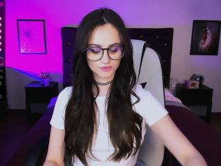 oliviahoneymoon naked in her Live Sex Chat