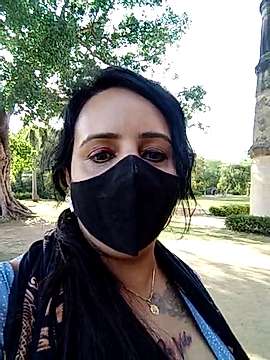 Queen-tanvii naked stripping on cam for live sex video chat