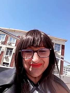 RomanticAbuse naked stripping on cam for live sex video chat