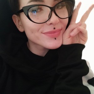 RubyMystery naked before webcam in live video chat