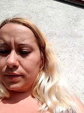 SabinaSweety naked stripping on cam for live sex video chat