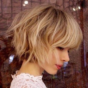 Satina_Shine naked before webcam in live video chat