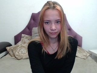 scarlettlv naked in her Live Sex Chat