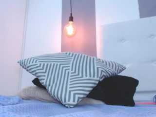 shantall-dreams naked in her Live Sex Chat