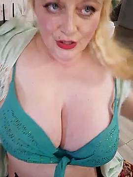 SheilaNice naked stripping on cam for live sex video chat