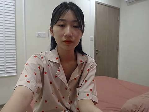 Small_Catt naked stripping on cam for live sex video chat