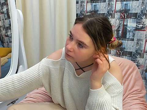 Squirting_badgirl naked stripping on cam for live sex video chat