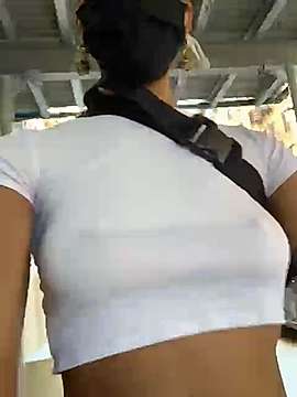 sweetestThang naked stripping on cam for live sex video chat