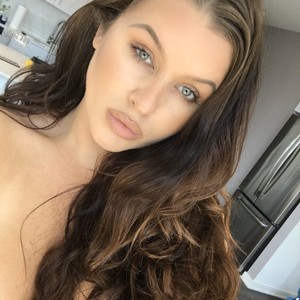 thewolfof_MFC naked before webcam in live video chat