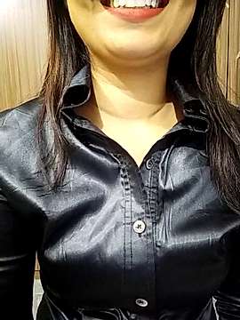 Ur_dreamgirl naked stripping on cam for live sex video chat