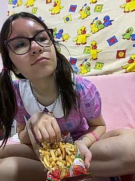 urlilfriendloli naked stripping on cam for live sex video chat