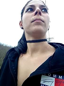 VadocGirl2 naked stripping on cam for live sex video chat