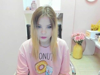 veronicakiss naked in her Live Sex Chat