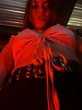 XHannaxX naked stripping on cam for live sex video chat