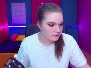 yourhuggy naked in her Live Sex Chat