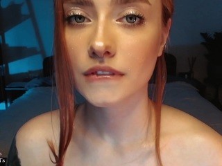 yvie naked in her Live Sex Chat