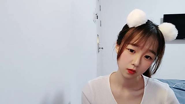 zhou-zhou naked stripping on cam for live sex video chat