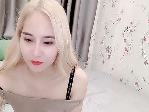 AvieL_20 naked stripping on cam for live sex video chat
