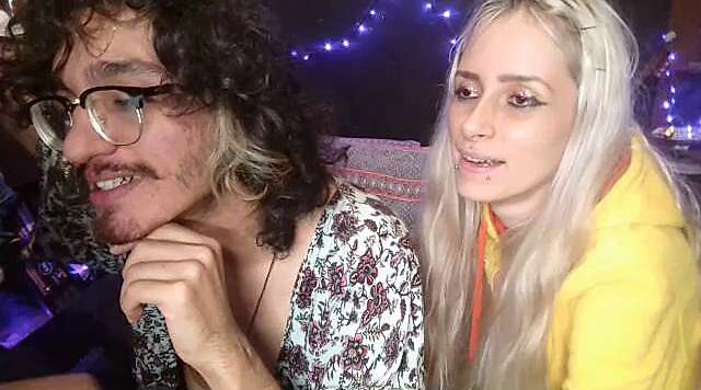 DaisyElobinho naked stripping on cam for live sex video chat