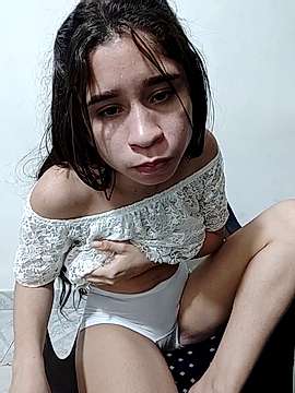 Daniela_hernandez_ naked stripping on cam for live sex video chat