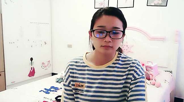 Emilyyyshan naked stripping on cam for live sex video chat