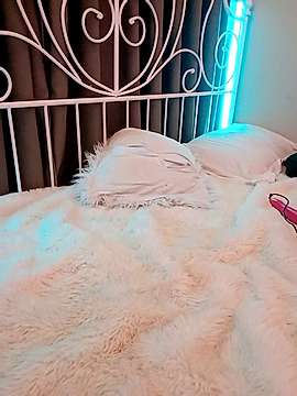 photomodel naked stripping on cam for live sex video chat