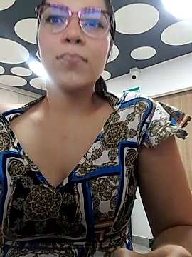 _queen_sofia naked stripping on cam for live sex video chat