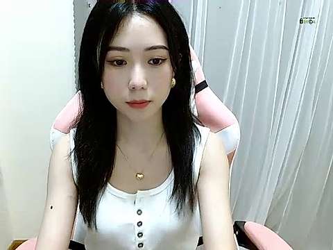 Singer_Mandy_ naked stripping on cam for live sex video chat