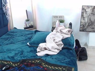 tayyloor naked in her Live Sex Chat