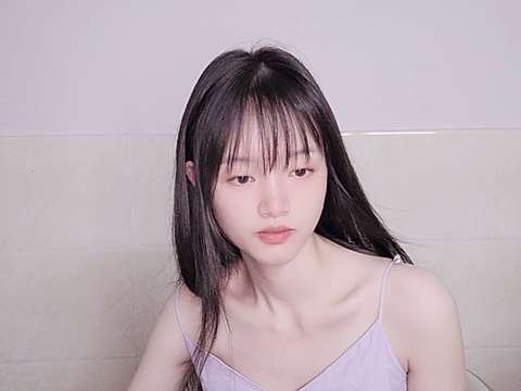 Adelle_Adelaide naked stripping on cam for live sex video chat
