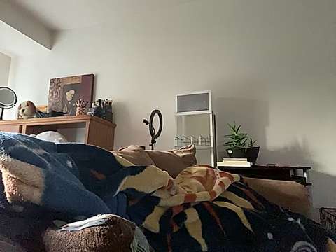 Avannna naked stripping on cam for live sex video chat