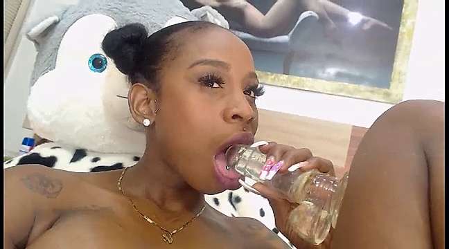 BrunettClarys naked stripping on cam for live sex video chat