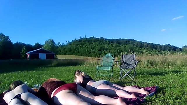 BubblesGotCake naked stripping on cam for live sex video chat