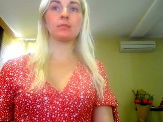 GiaBlum naked in her Live Sex Chat