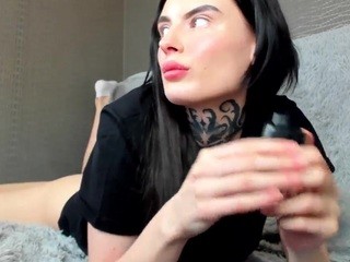 JennyQuenny naked in her Live Sex Chat