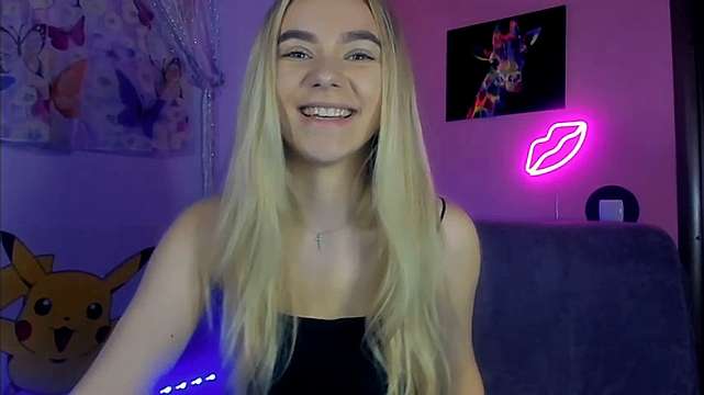 KittyImpressive naked stripping on cam for live sex video chat