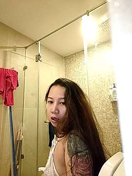 Linda_Small naked stripping on cam for live sex video chat