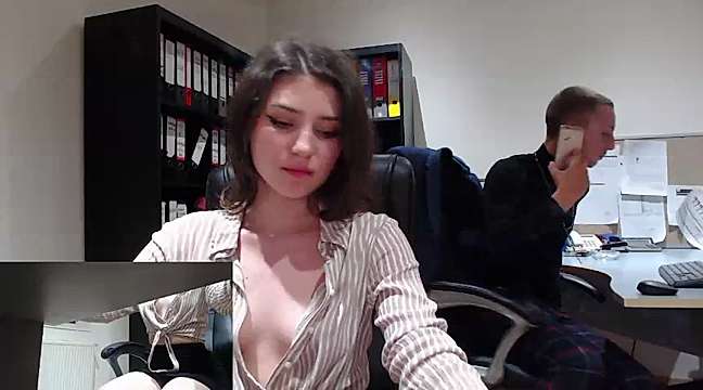 LindsayMaddox naked stripping on cam for live sex video chat