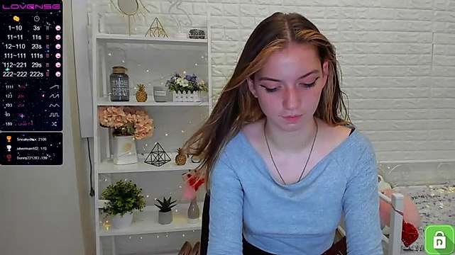 Lolla_Wood naked stripping on cam for live sex video chat