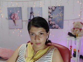 lunita-queens naked in her Live Sex Chat