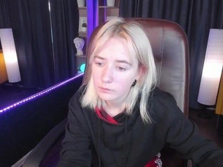 RileyHarmon naked in her Live Sex Chat