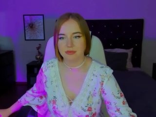 SofieAngel naked in her Live Sex Chat